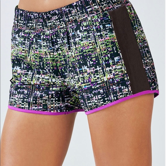 SALE!  Women’s Fabletics Fallon Short. NWT. XS - Picture 2 of 8